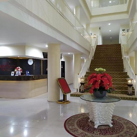 בוקיטינגי Rangkayobasa Hotel Padang Panjang מראה חיצוני תמונה
