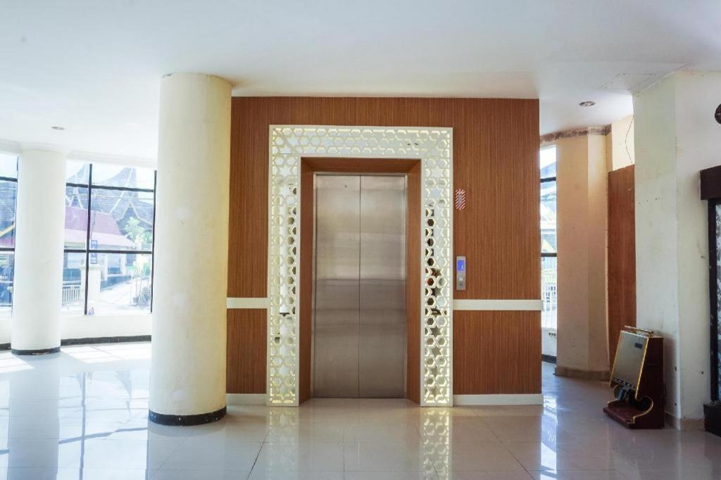 בוקיטינגי Rangkayobasa Hotel Padang Panjang מראה חיצוני תמונה