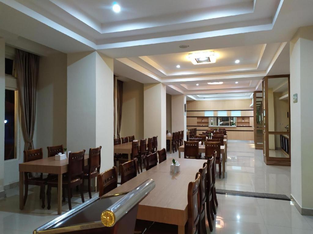 בוקיטינגי Rangkayobasa Hotel Padang Panjang מראה חיצוני תמונה