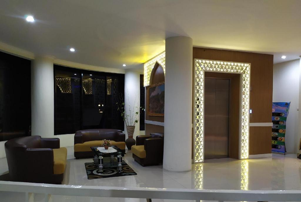 בוקיטינגי Rangkayobasa Hotel Padang Panjang מראה חיצוני תמונה