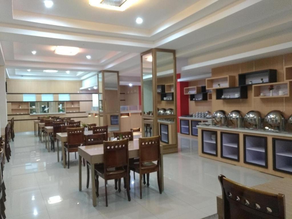 בוקיטינגי Rangkayobasa Hotel Padang Panjang מראה חיצוני תמונה