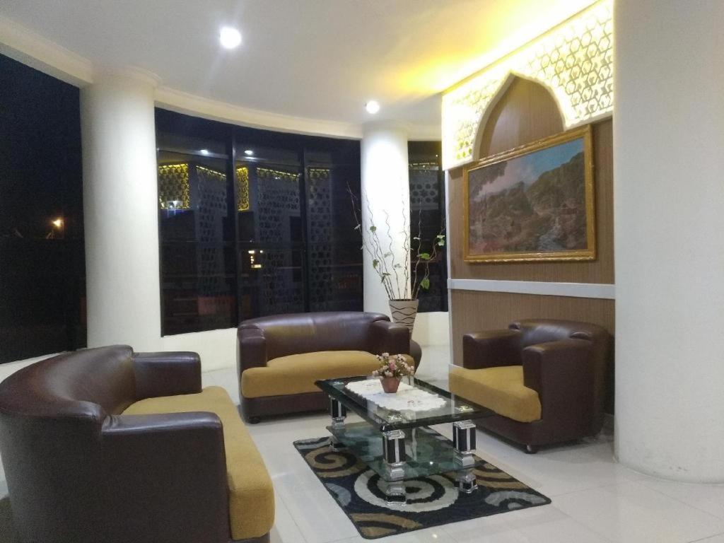 בוקיטינגי Rangkayobasa Hotel Padang Panjang מראה חיצוני תמונה